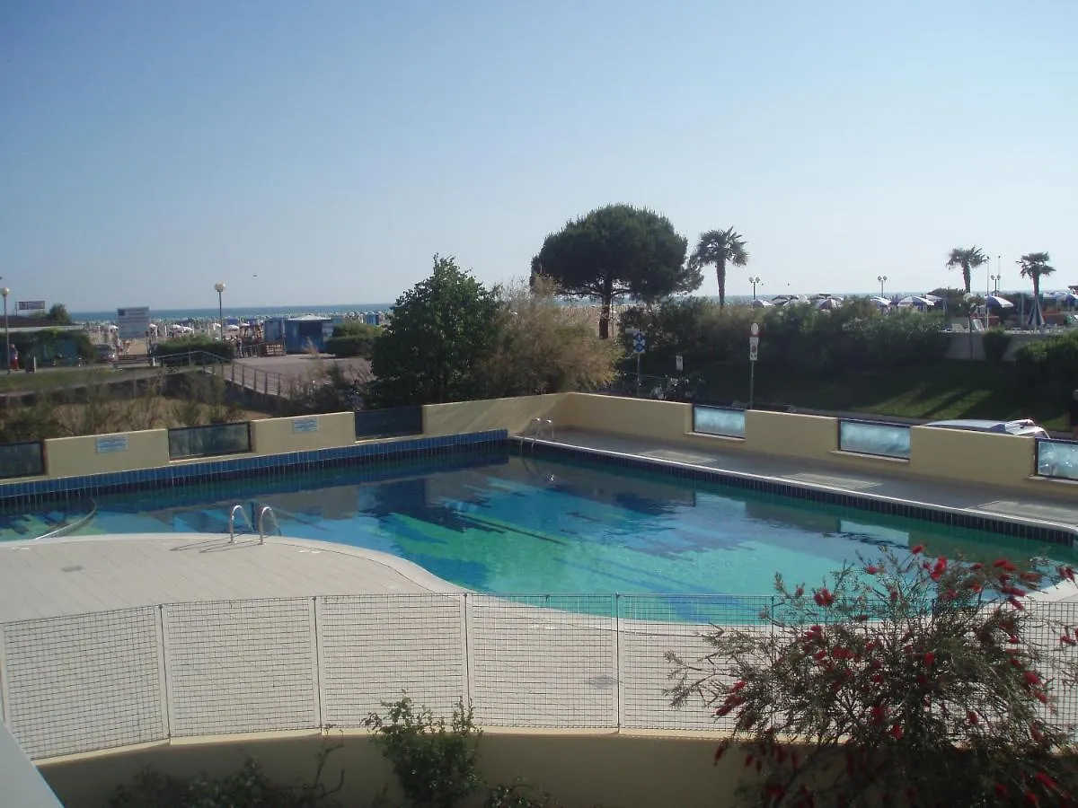 Adorable Flat With Large Terrace Overlooking The Sea Bibione