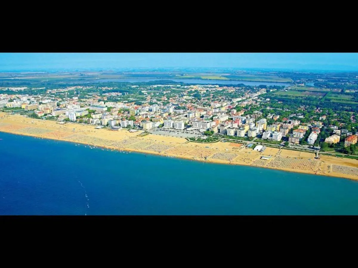 Adorable Flat With Large Terrace Overlooking The Sea Bibione Lägenhet